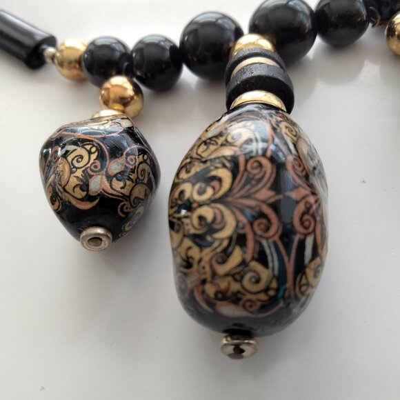 Vintage Lacquer Bead Black & Gold Necklace Marked Japan on Clasp - Picture 4 of 9